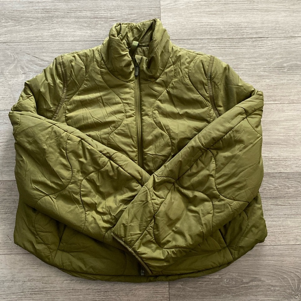Lululemon Women’s Olive Quilted Jacket